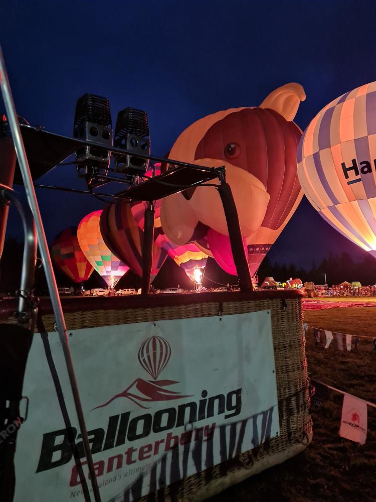 Thanks to Ballooning Canterbury and all the crews for the Night Glow!